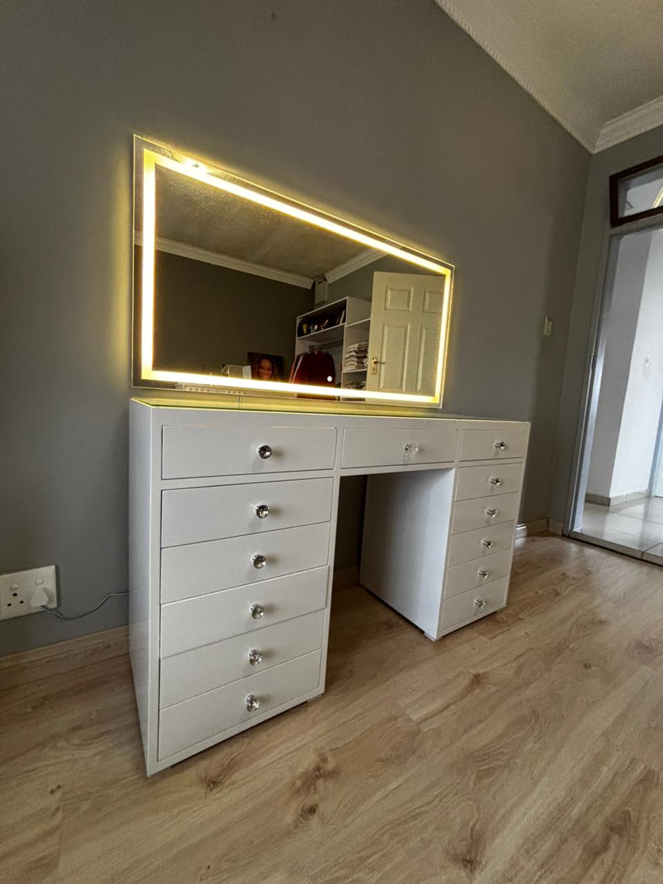 LED Frame Mirror Vanity Desk – Premium Modern Makeup Station (Glass Top)