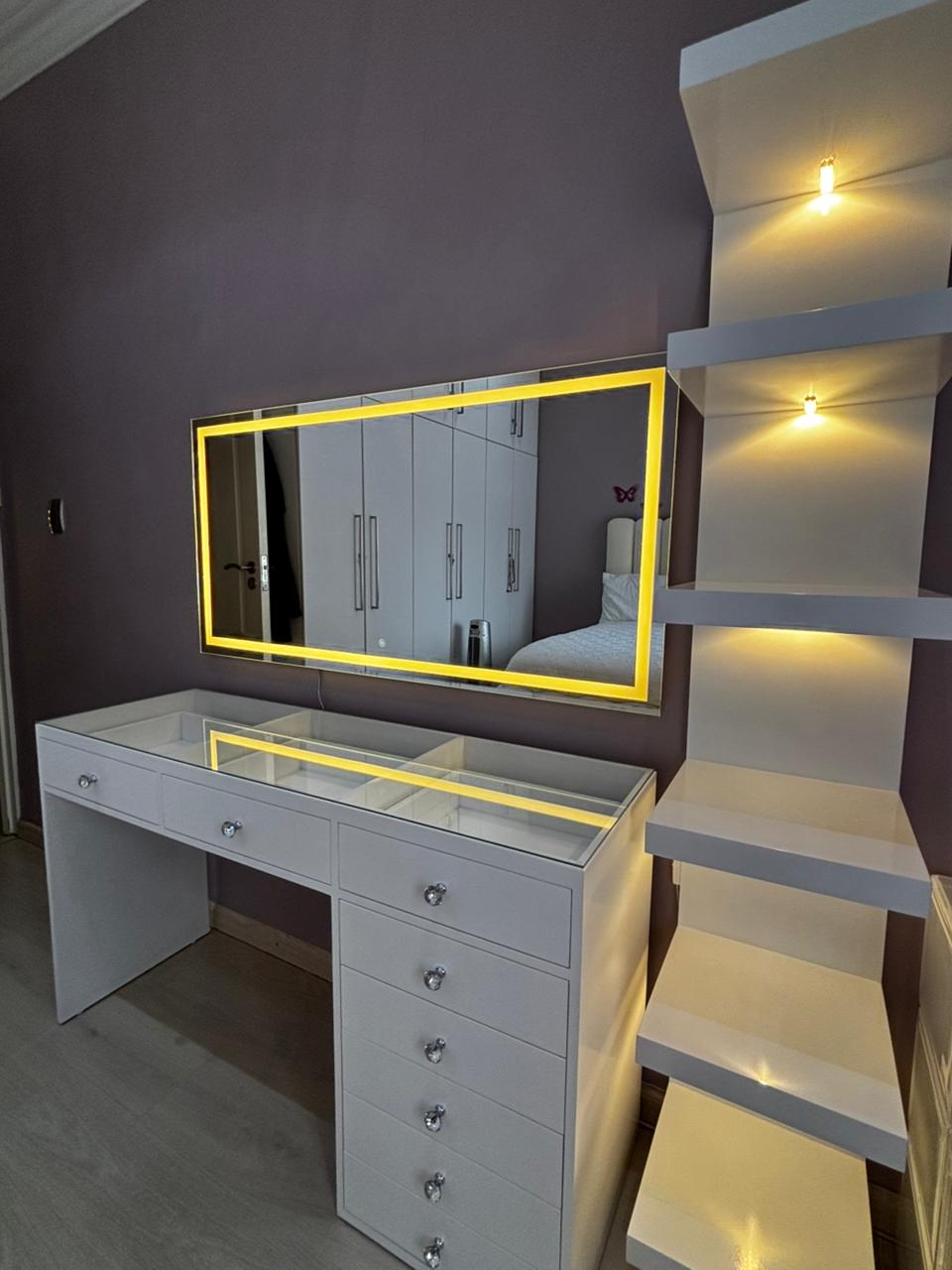 Floating Display Shelves (LED) – Shoes, Perfume & Accessories