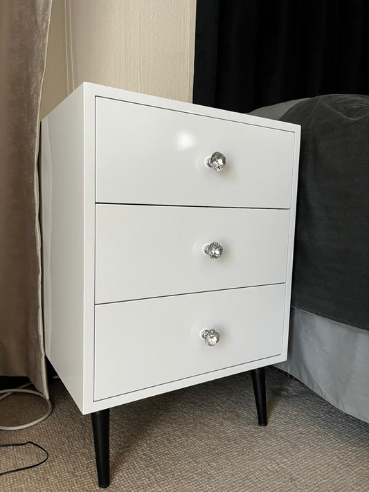 3 Drawer Bedside Table – Modern Storage Side Unit (Minimal Design)
